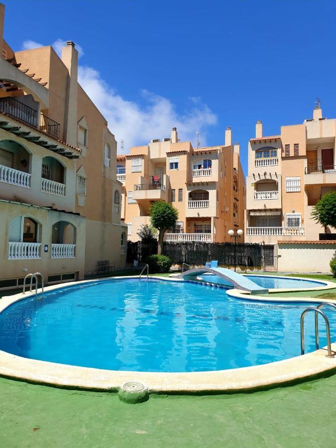 Seascape - Tranquil Studio Apartment Torrevieja Exterior foto