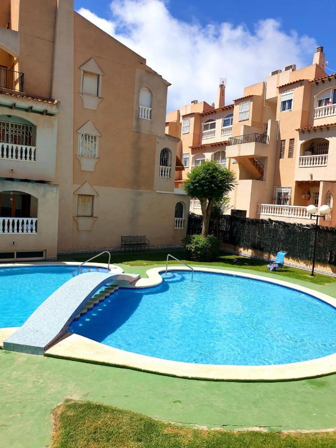 Seascape - Tranquil Studio Apartment Torrevieja Exterior foto